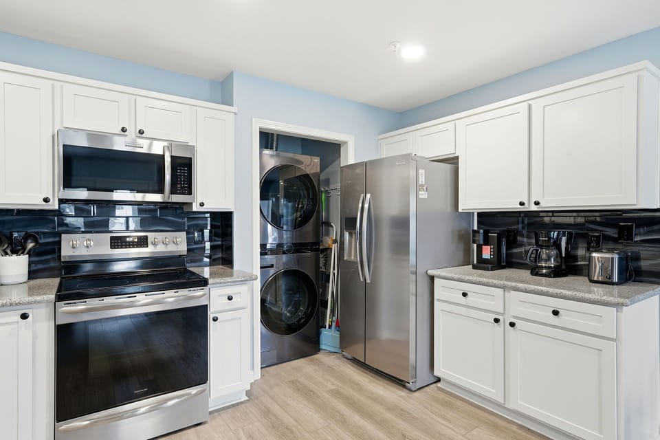 Kitchen- Newly Renovated!
