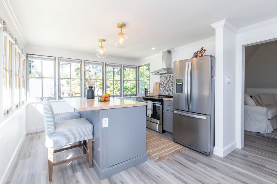 Loft - Full Kitchen with everything you need to make a culinary masterpiece. 