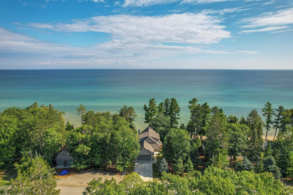 Rogers City Vacation Rental | 3BR | 3.5BA | 3,000 Sq Ft | 2 Steps Required