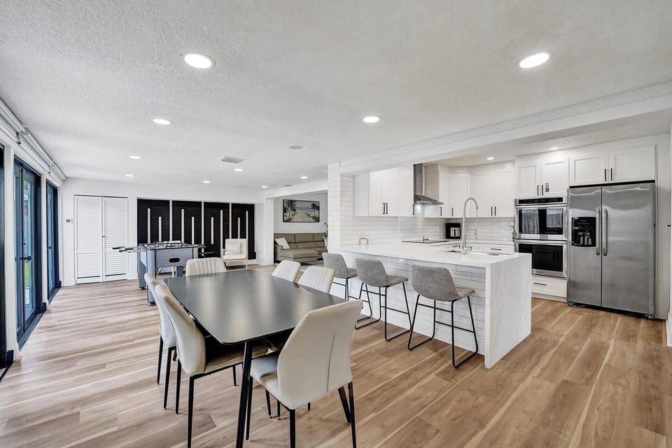 Dining Room with 8 chairs (2 are in bedrooms)
