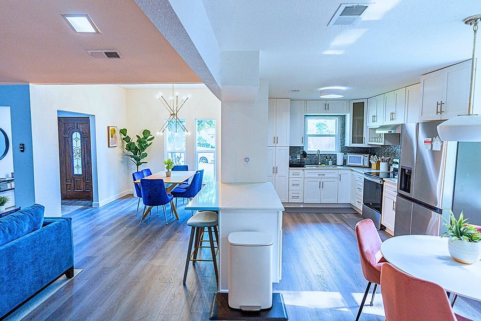 Dine, Cook, and Relax in Harmony!