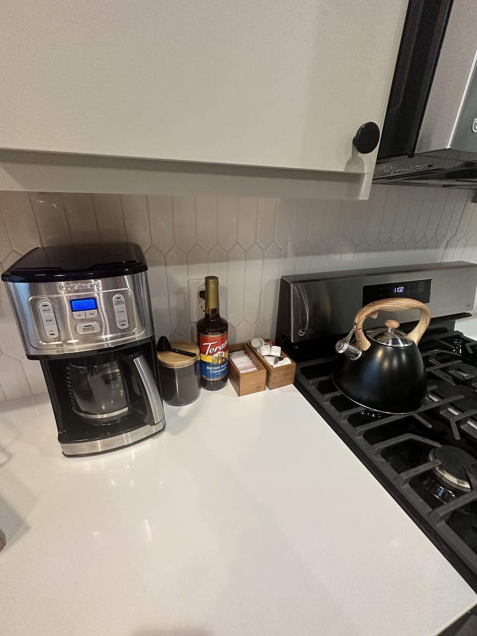 Coffeee and tea options provided for every stay