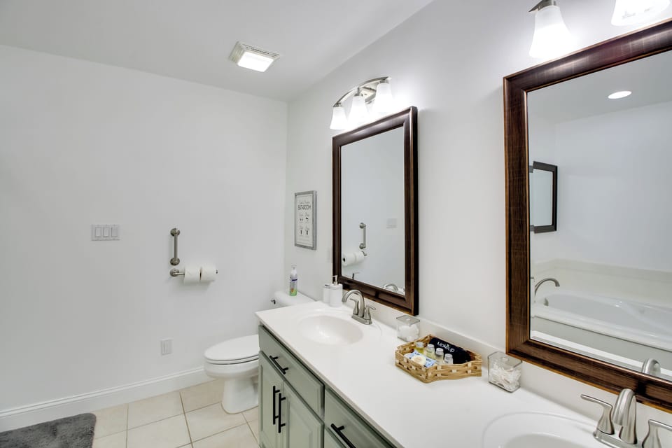 En-Suite Bathroom | Towels Provided | Complimentary Toiletries