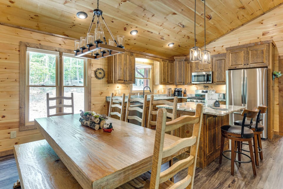 Dining Area | Dishware & Flatware