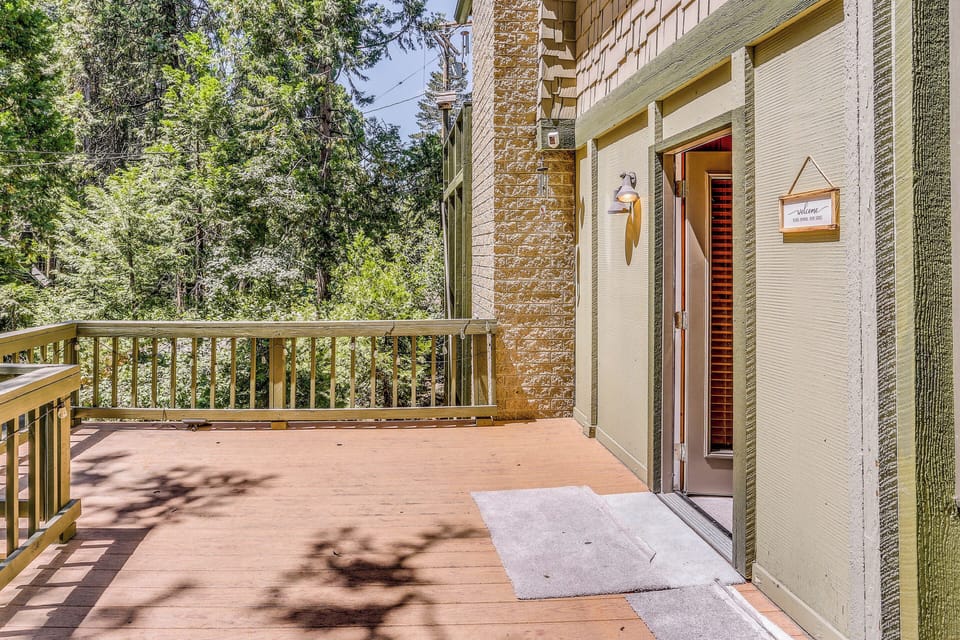 Wraparound Deck | Home Entrance