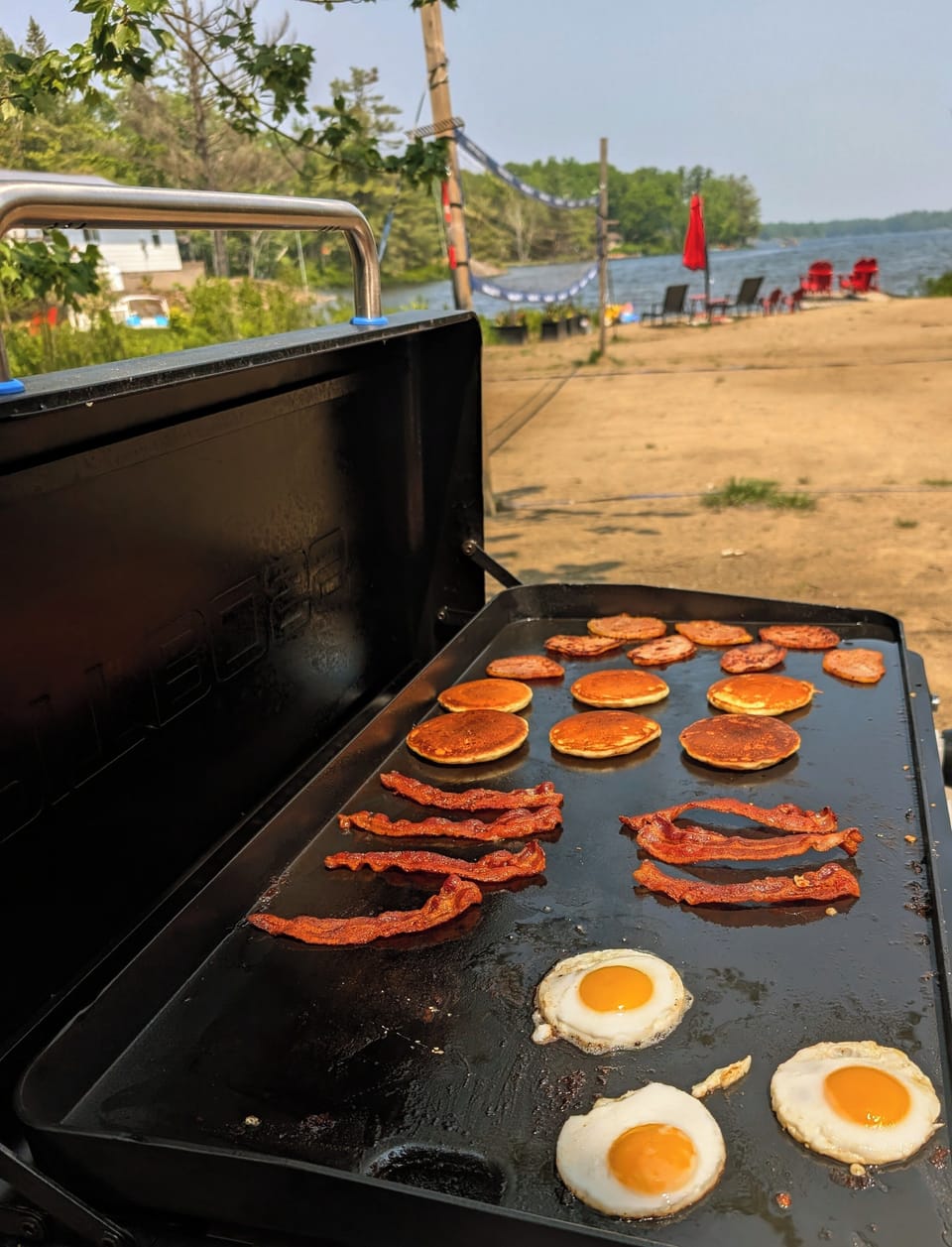 Outdoor breakfast