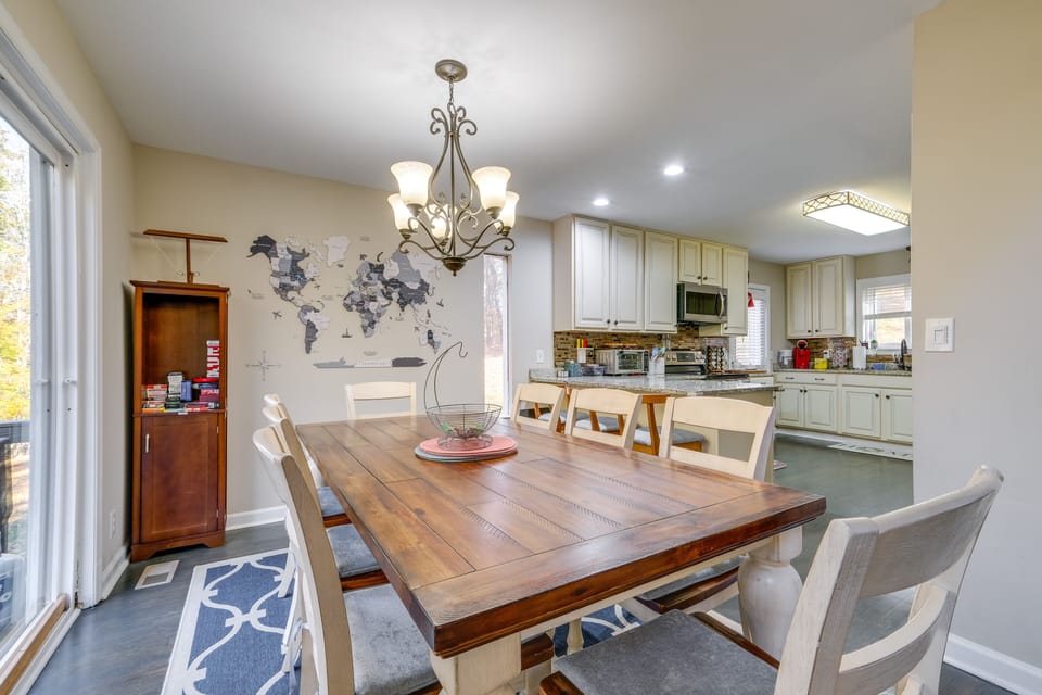 Dining Area | Dishware/Flatware | Trash Bags/Paper Towels