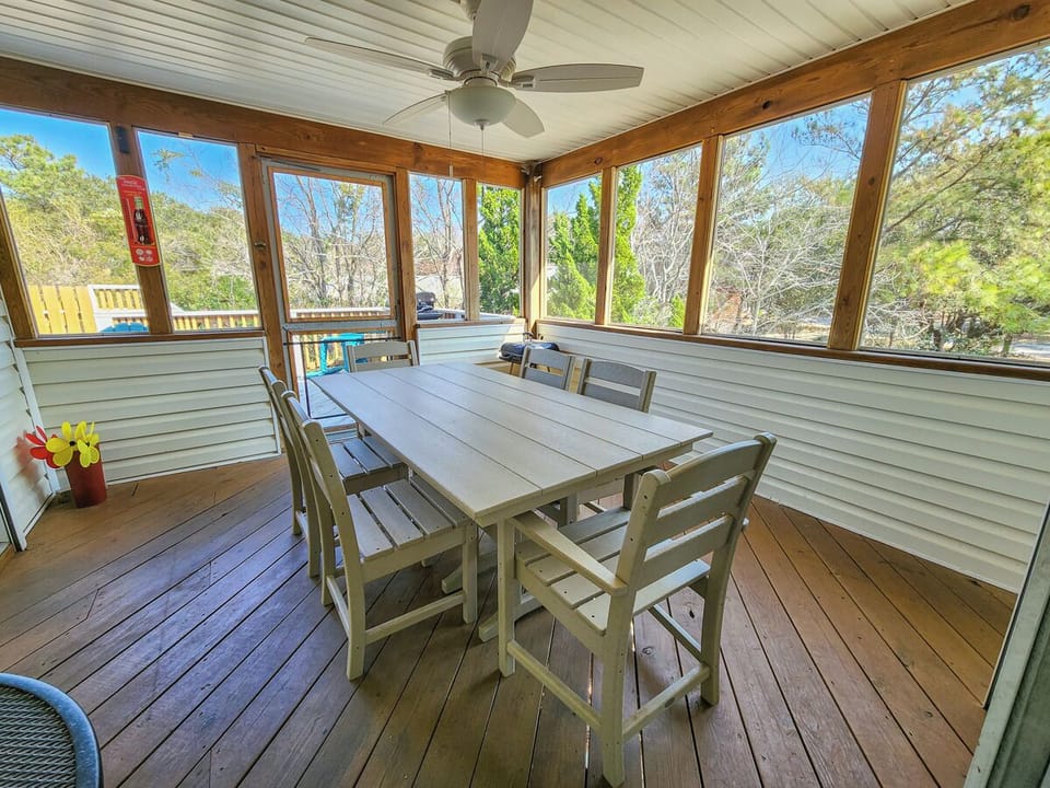 Screened Porch 2023