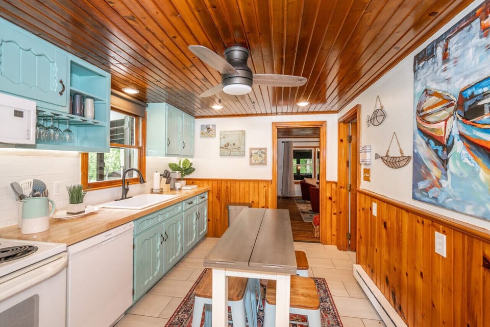stove/oven, dishwasher, fridge