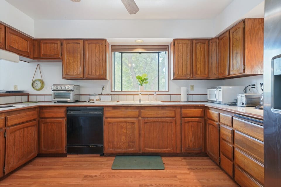 Enjoy the convenience of a modern kitchen, equipped with everything you need for culinary creativity