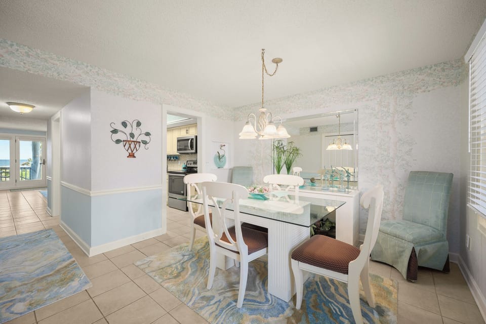 Dining Area- Seating for Six