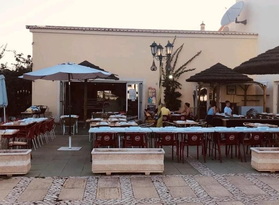 BAR DE APOIO À PISCINA, TENIS, JACUZZI, ETC