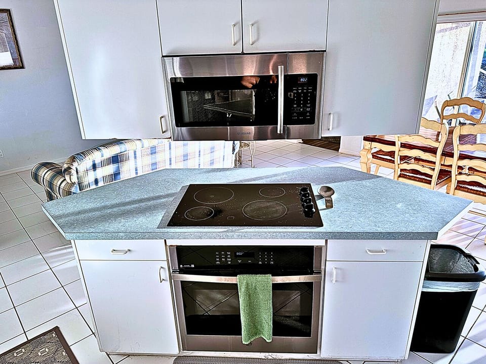 Oven & Microwave