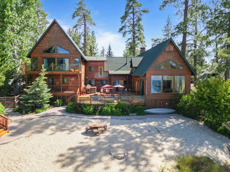 Welcome to Lagunita Shores!