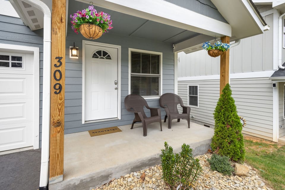 Welcoming front patio.