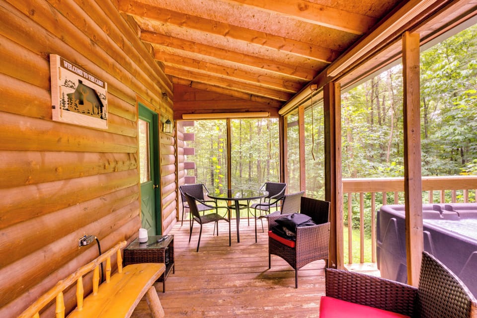 Screened-In Porch