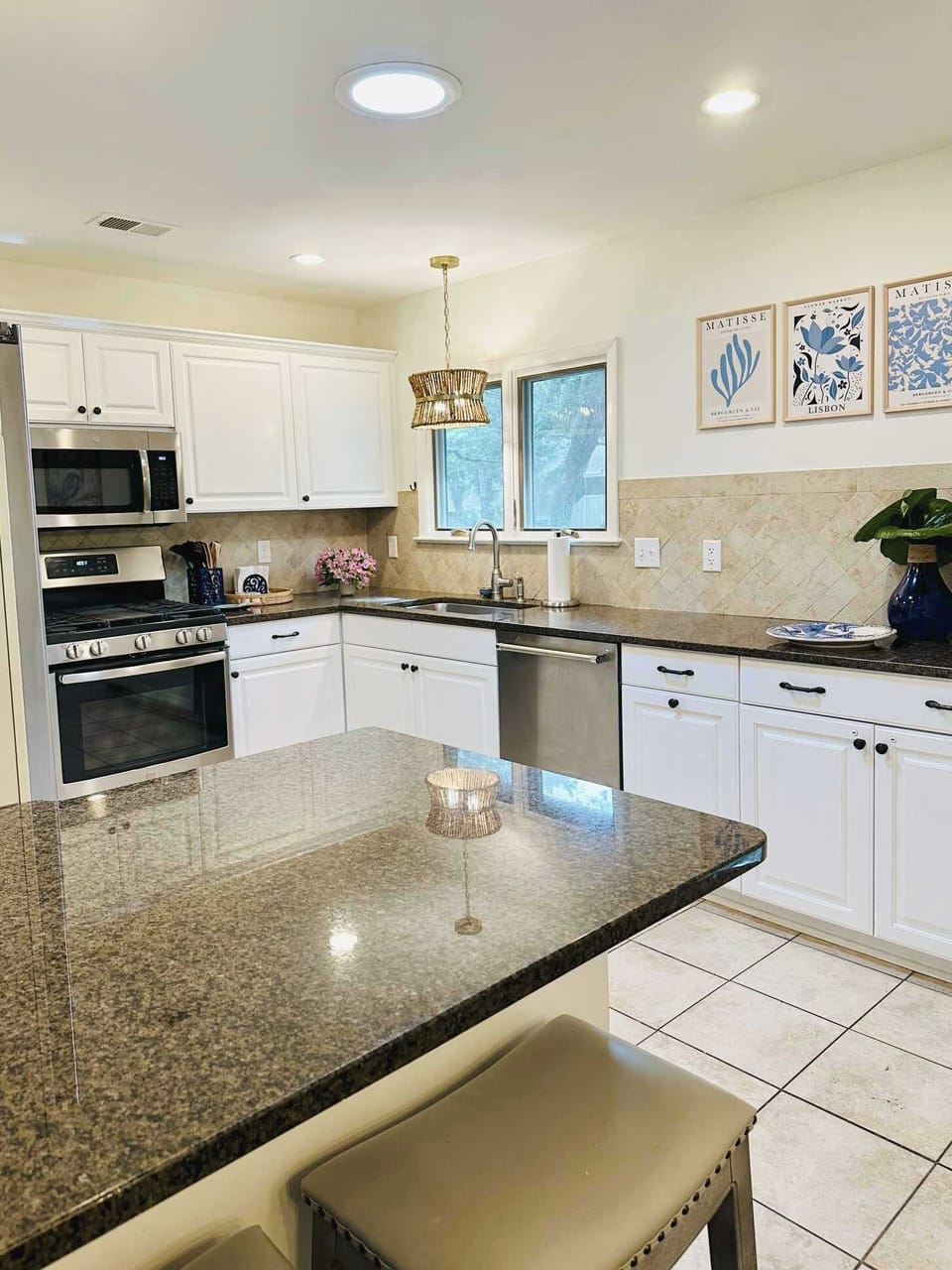 This unit has an upgraded Kitchen with additional space, so two chefs (or a chef and helper) can make quick work of preparing delicious meals.