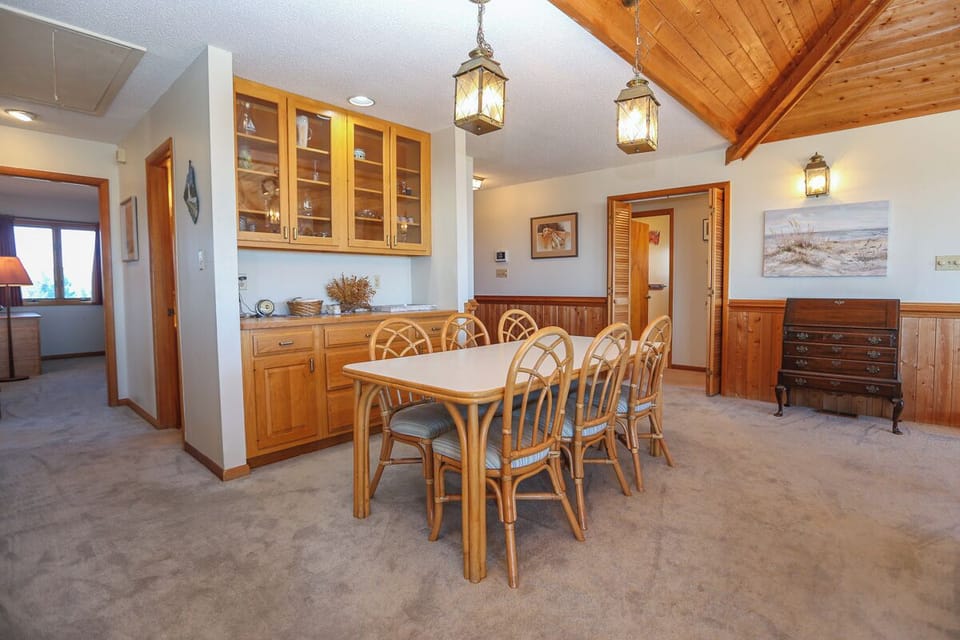 Dining 1 2023