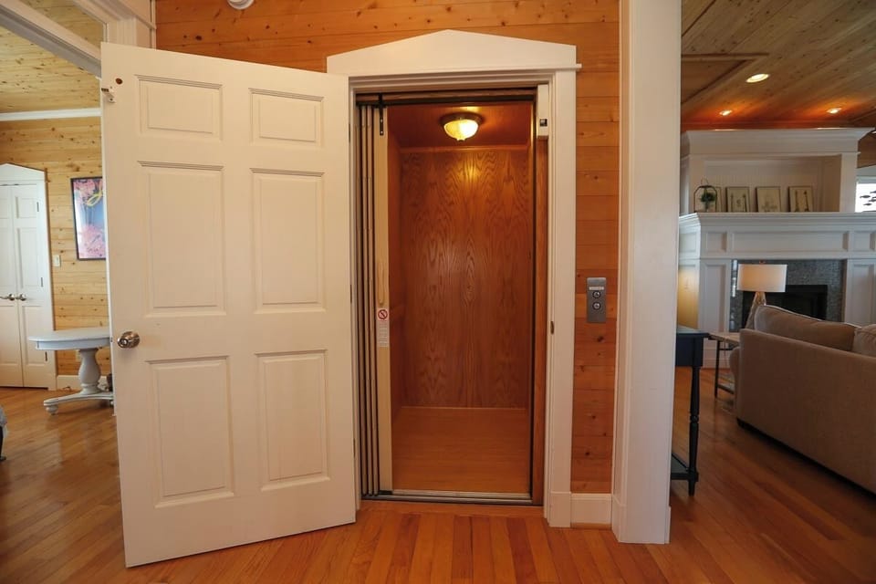 Elevator 2021