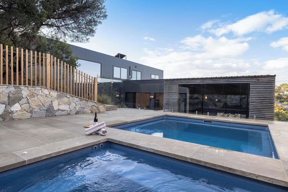 Pool & Spa
