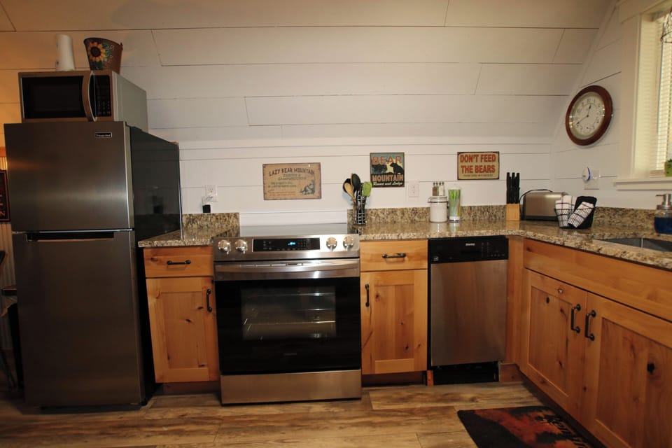 Fully updated kitchen completely stocked 
