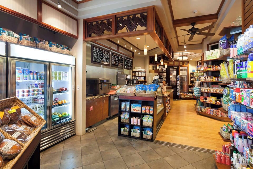 Convenience Store and Cafe available on-site!
