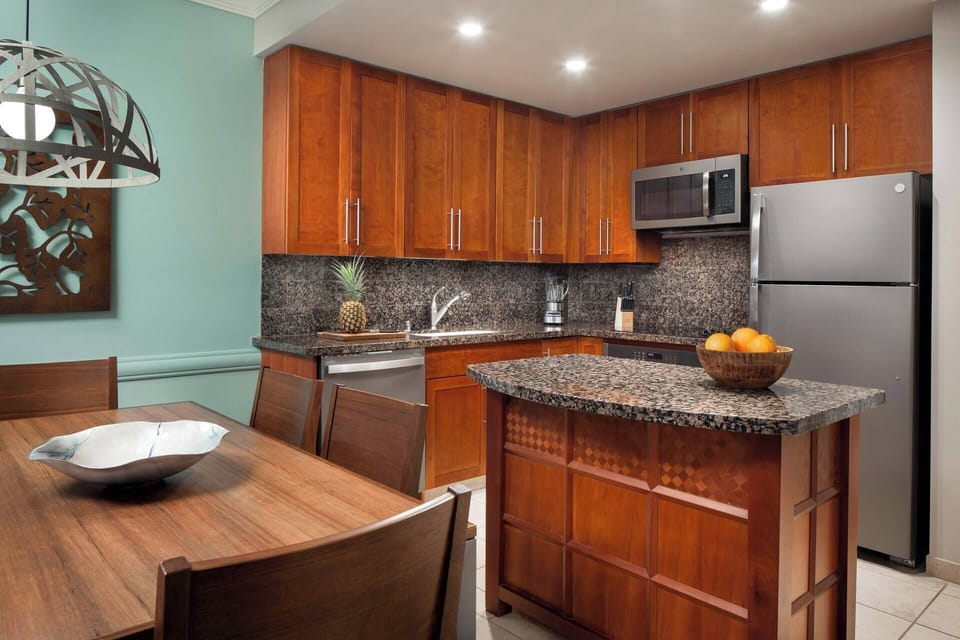 Full Kitchen comes with everything you need for some good home cookin'.