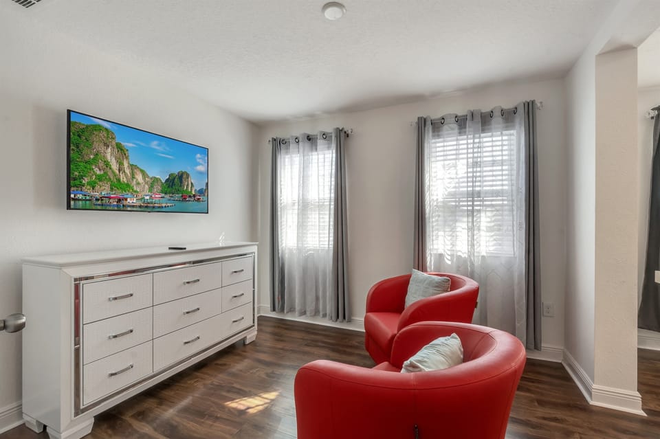 Upstair Master Sitting Area