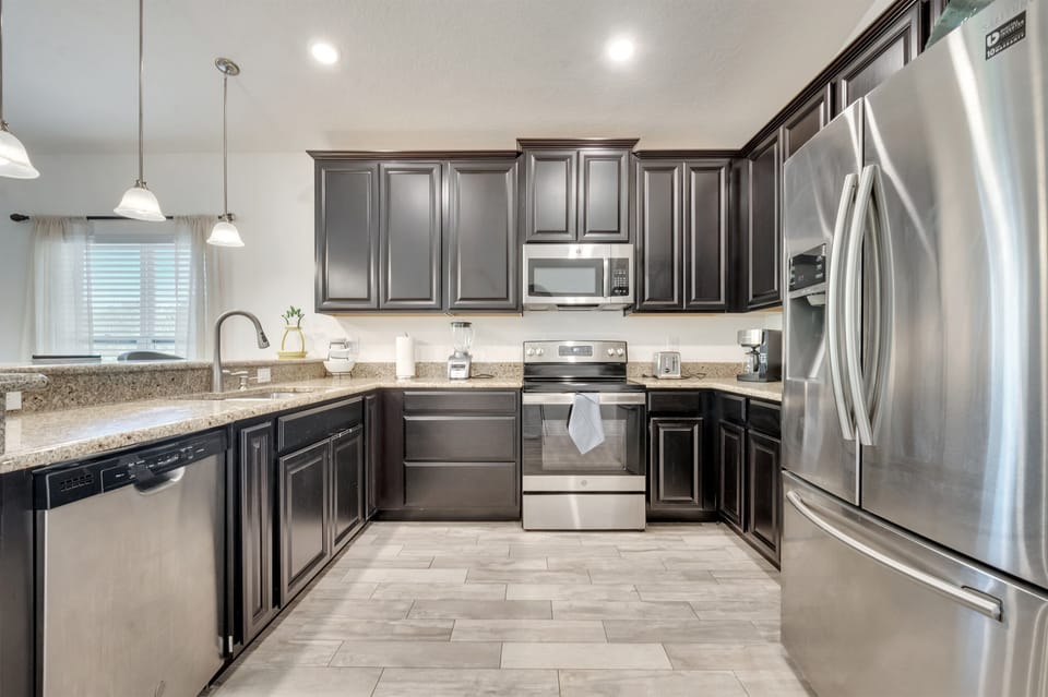 Fully Stocked Kitchen
