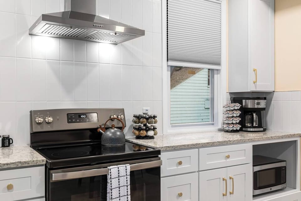Get ready your meals utilizing our well-equipped kitchen, which comes fully stocked with all the necessary items.