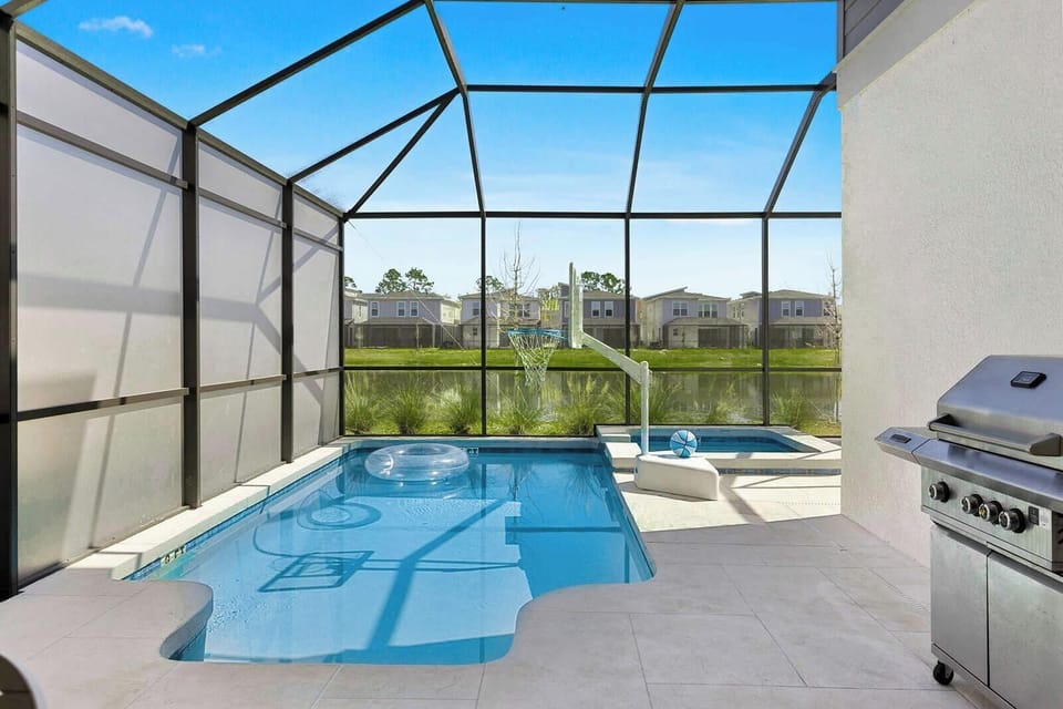 Private Pool & Patio