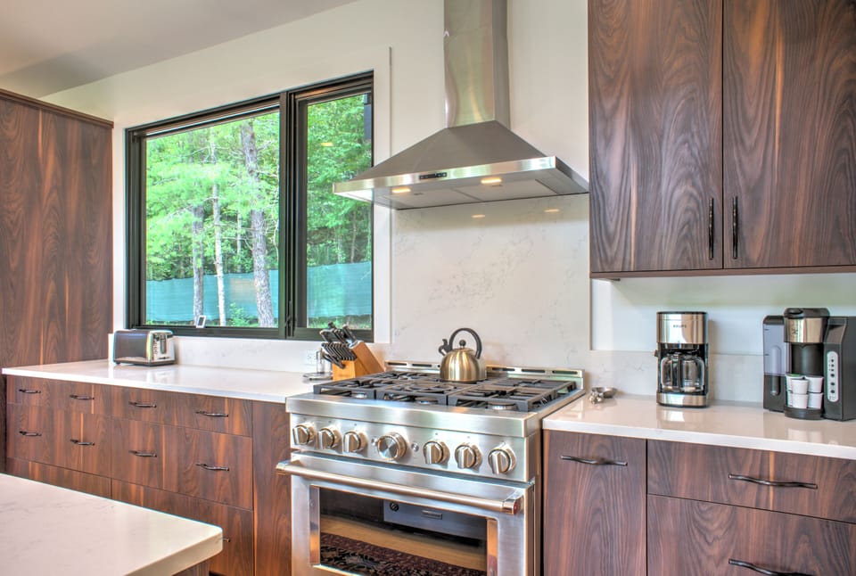 Chef's Kitchen w/ Stainless Steel Appliances