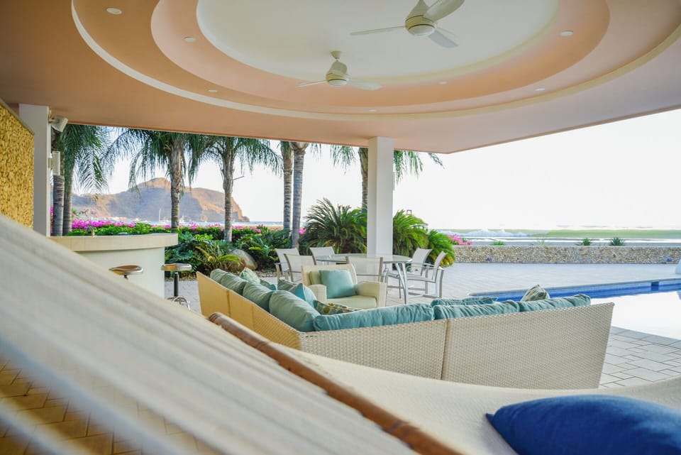 Beachfront, 20,000 square feet for your family, with Ocean View and Staff!