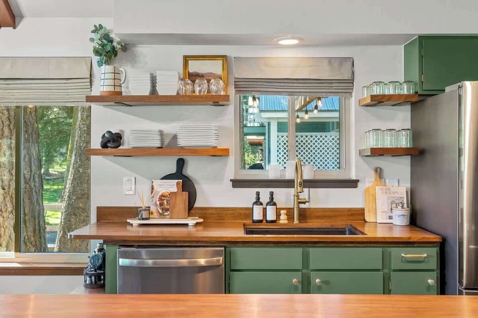We keep it simple to ensure you can find what you are looking for, and feeling right at home.