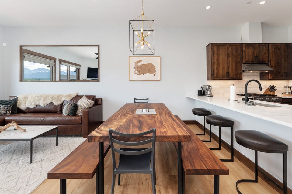 Dining Table for 8 ready for your adventure recaps over a nice meal