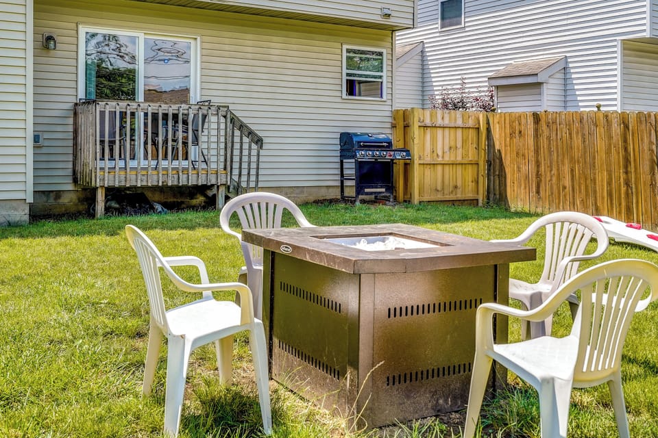 Fire Pit | Outdoor Seating