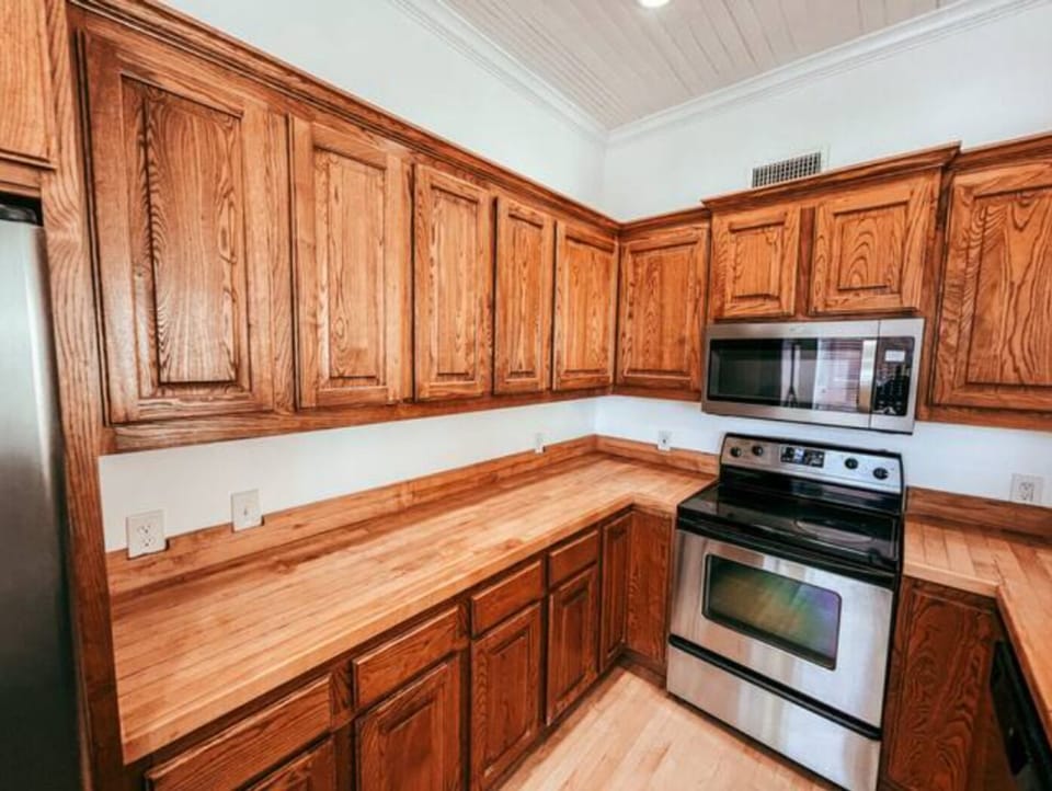 Full kitchen with all the amenities you will need. 