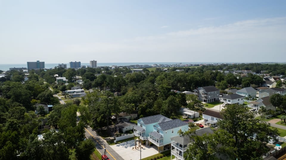 Quick Walk to the Beach!