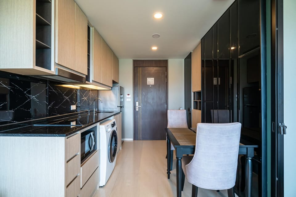Deluxe apartment with sea view and jacuzzi! (10799)