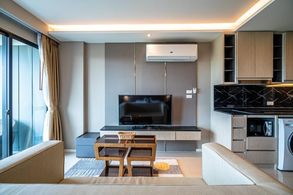 Deluxe apartment with sea view and jacuzzi! (10802)