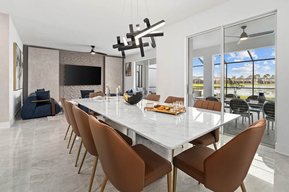Dining Room *Highlight*