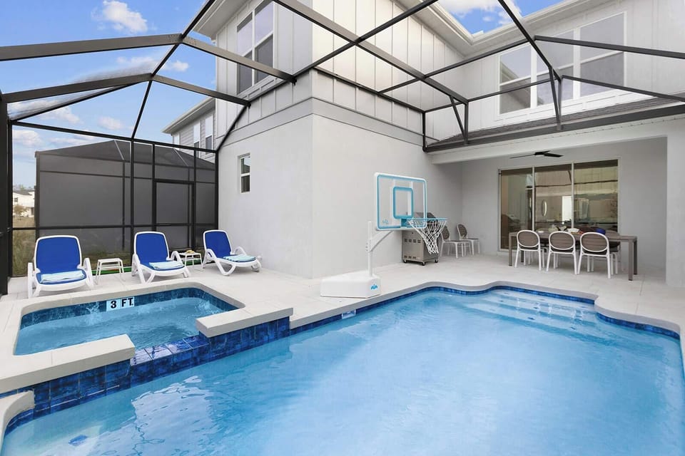 Private Pool & Patio