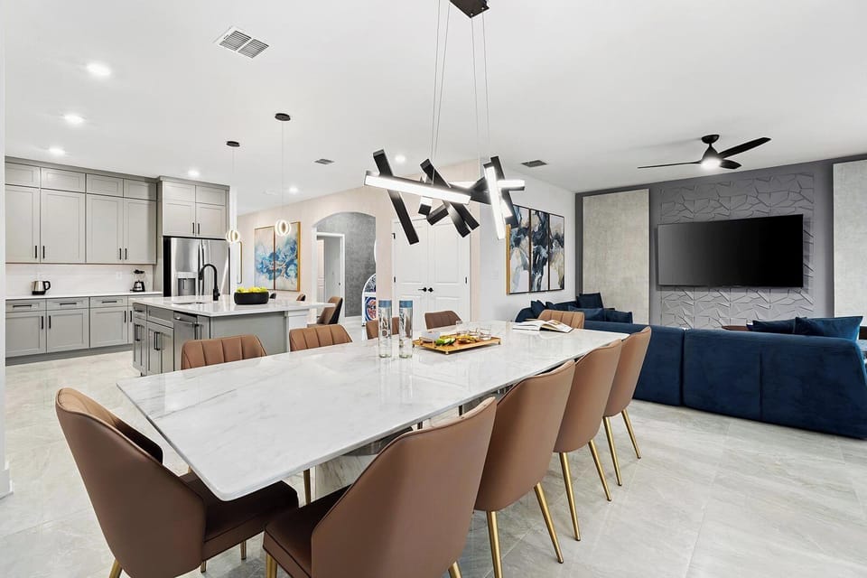 Dining Room *Highlight*