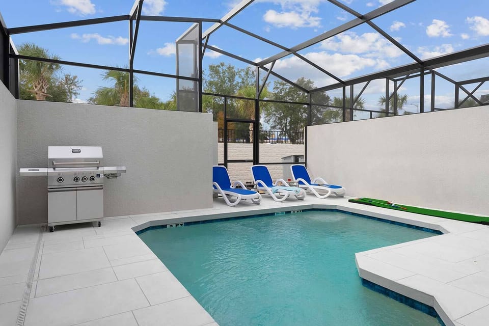 Private Pool & Patio
