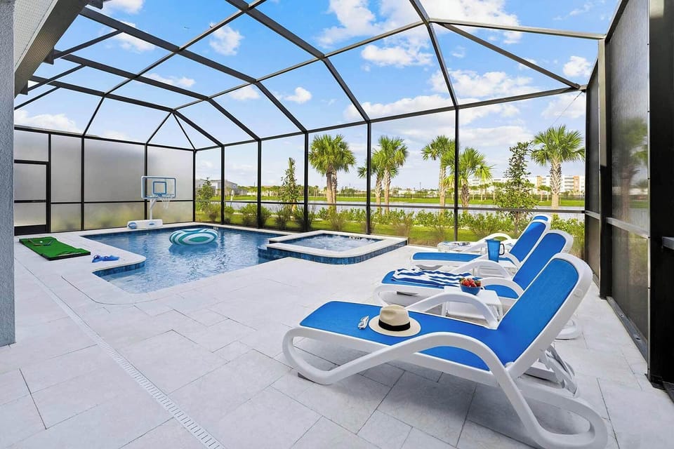 Private Pool & Patio *Highlight*