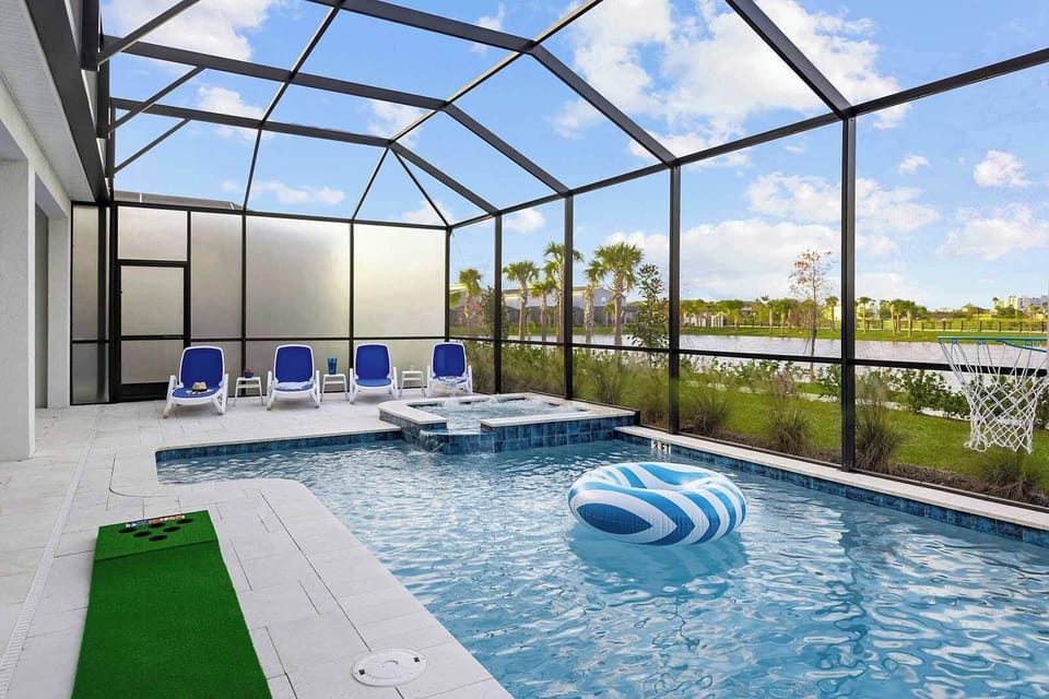 Private Pool & Patio