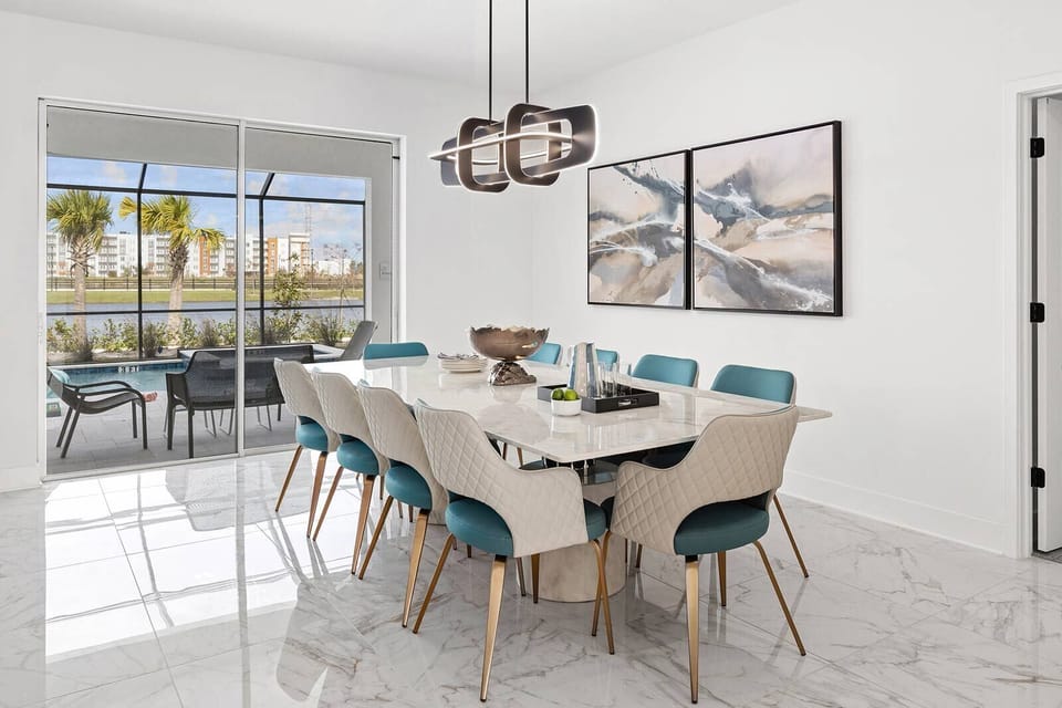 Dining Room *Highlight*