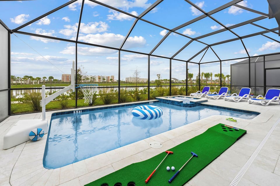 Private Pool & Patio