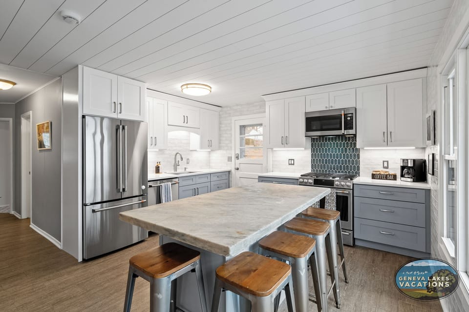 Updated Gorgeous Kitchen w/Dishwasher, Stove, Microwave and Fridge/Freezer