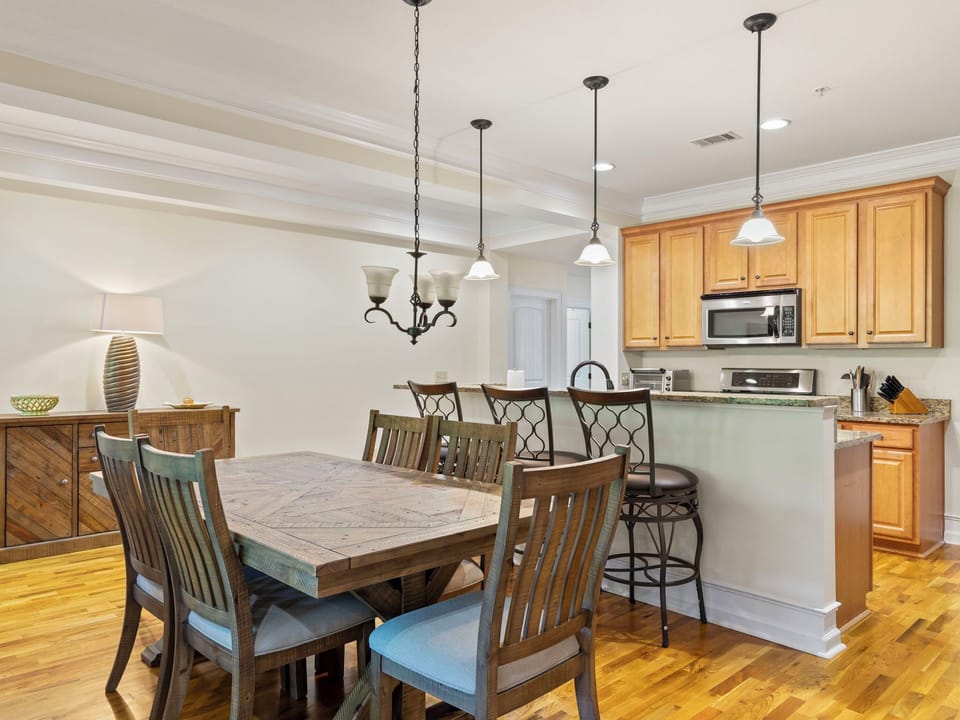 Dining/ Kitchen
